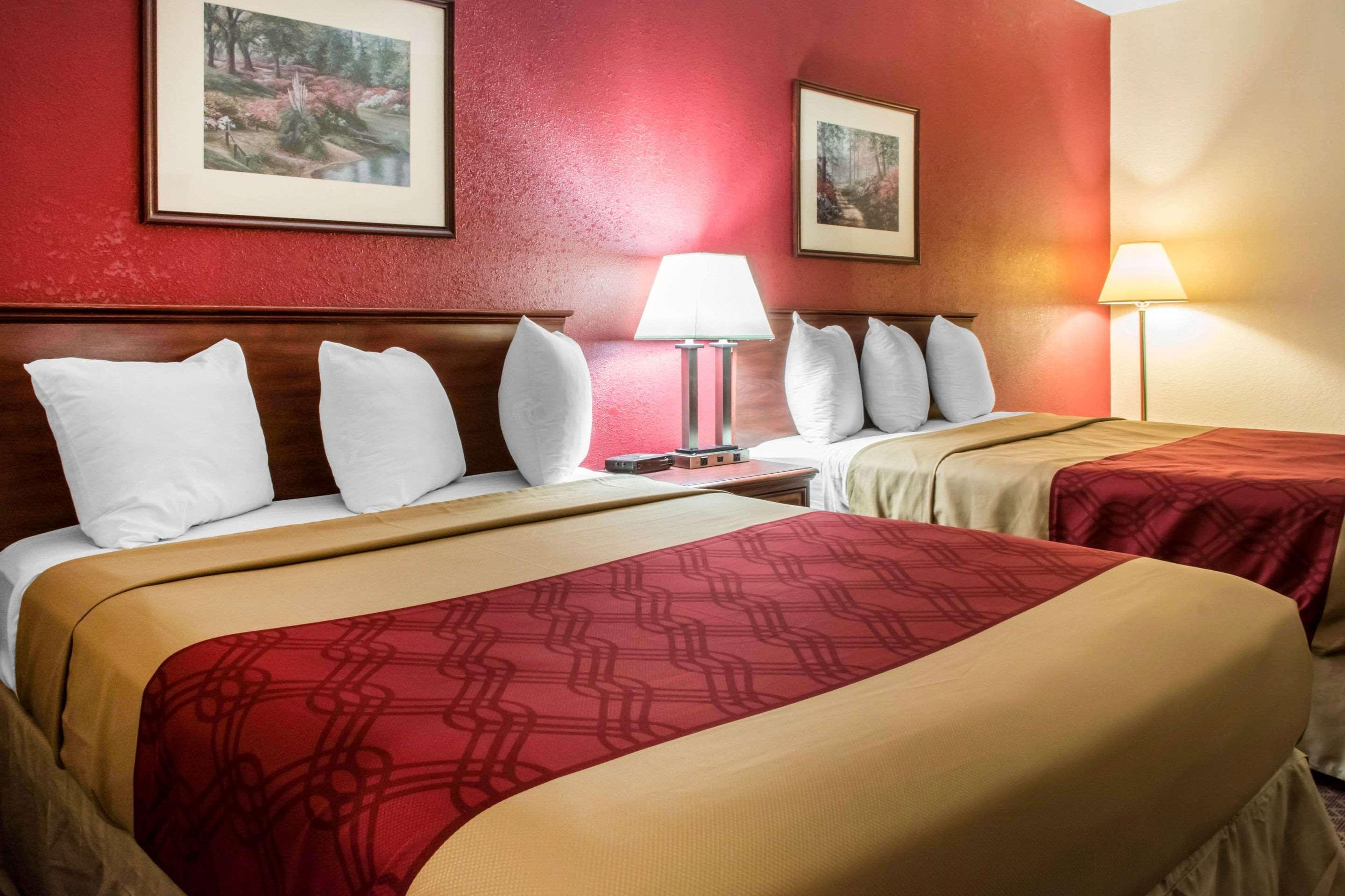 Econo Lodge Carlisle Bagian luar foto