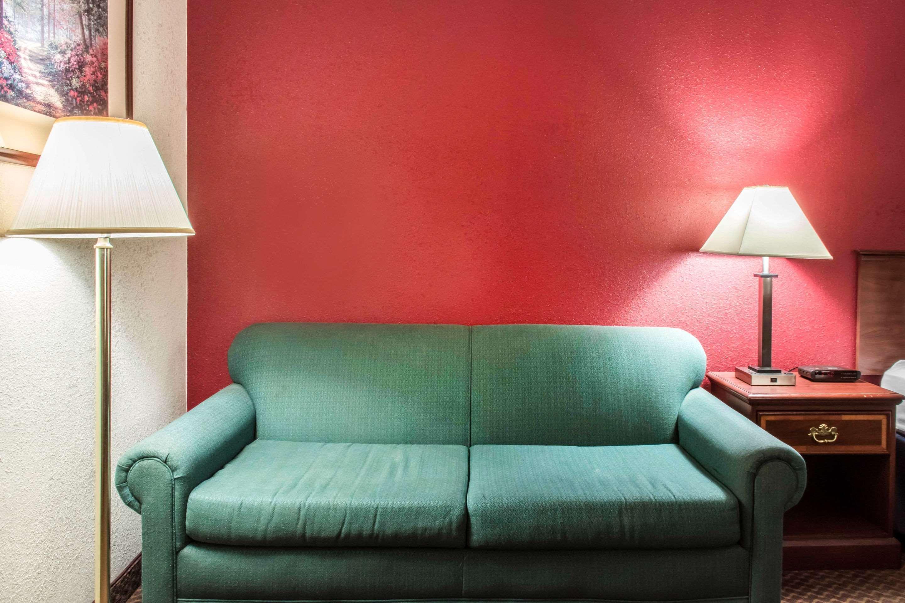 Econo Lodge Carlisle Bagian luar foto