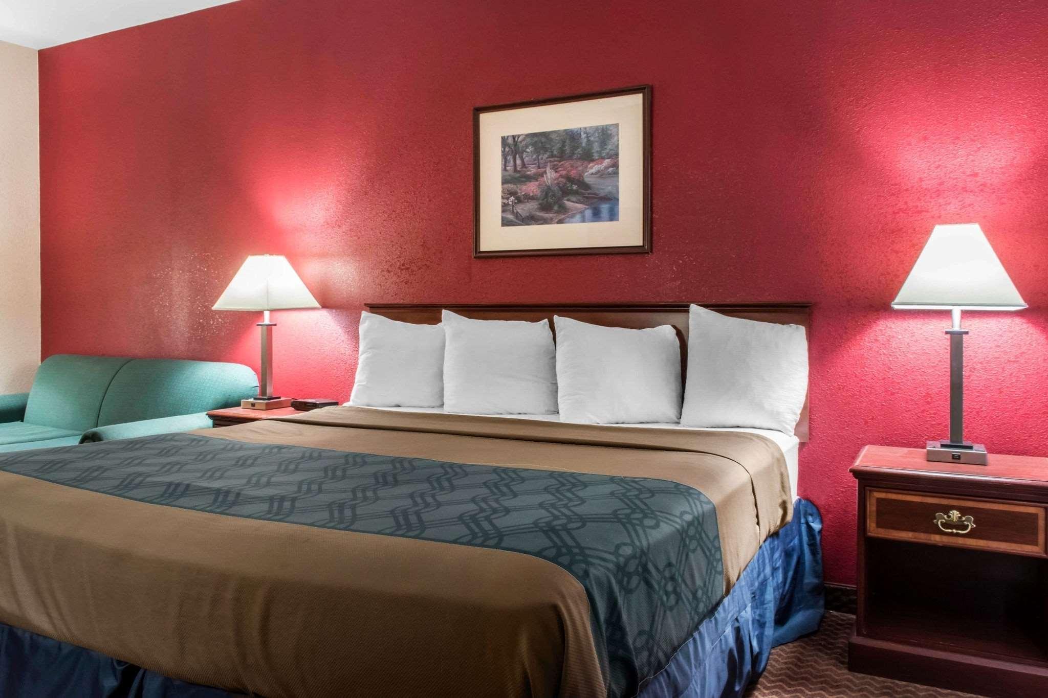 Econo Lodge Carlisle Bagian luar foto