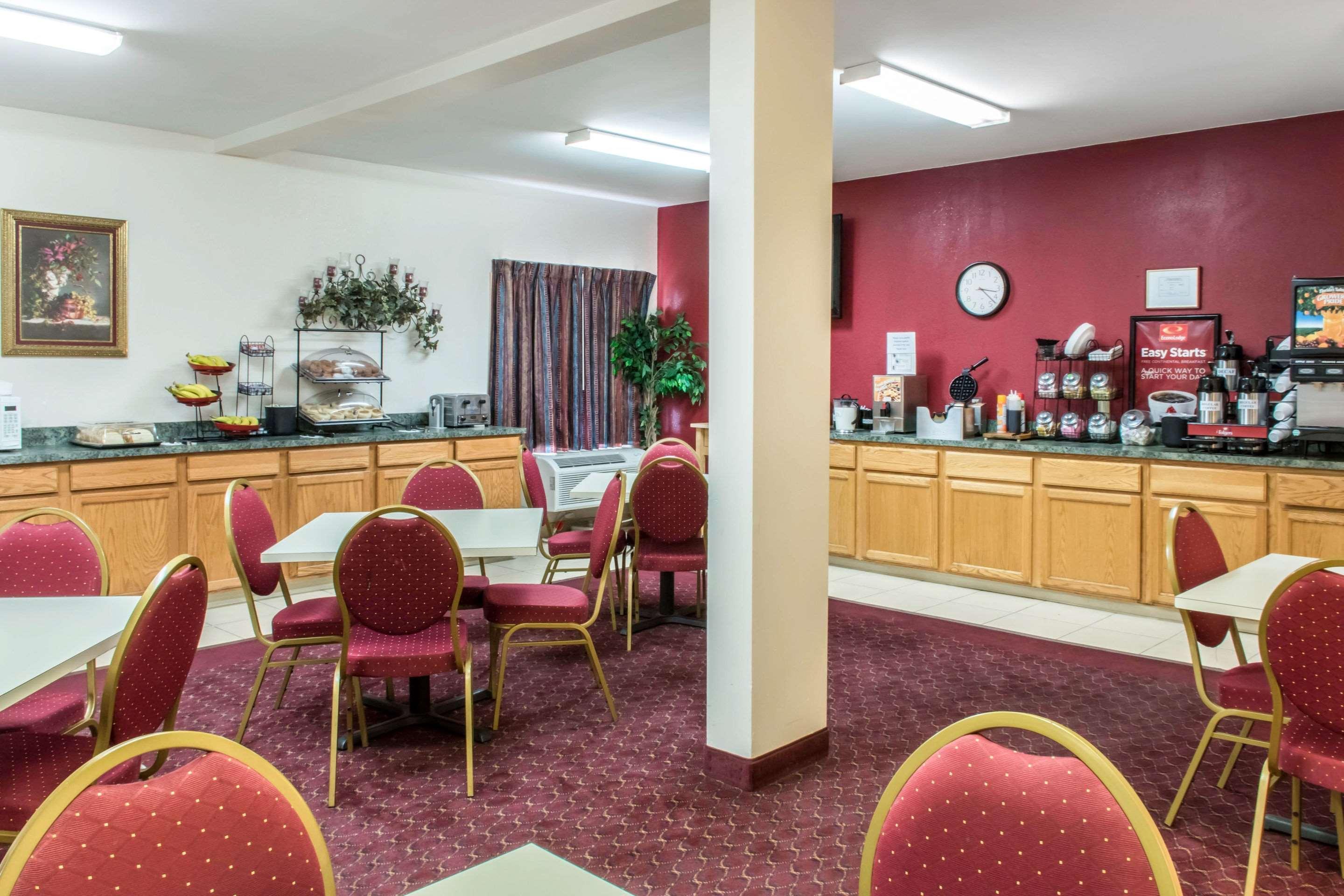 Econo Lodge Carlisle Bagian luar foto